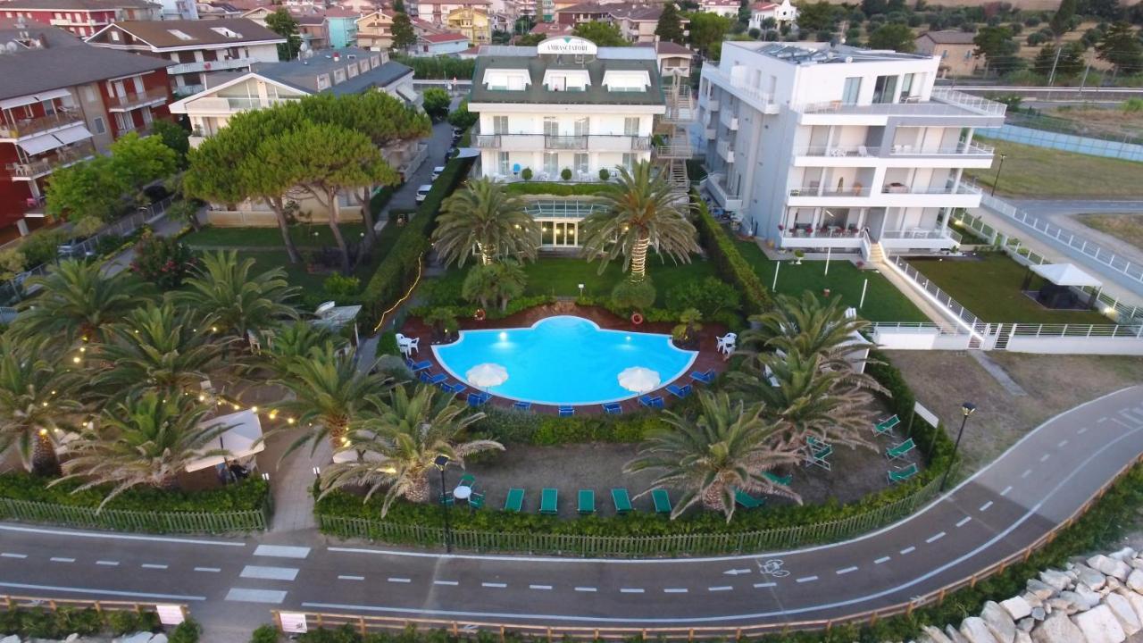 Hotel Ambasciatori Pineto Exteriér fotografie