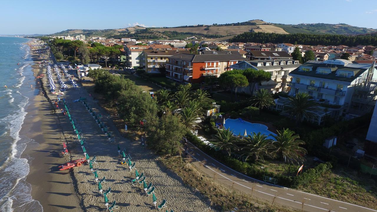 Hotel Ambasciatori Pineto Exteriér fotografie