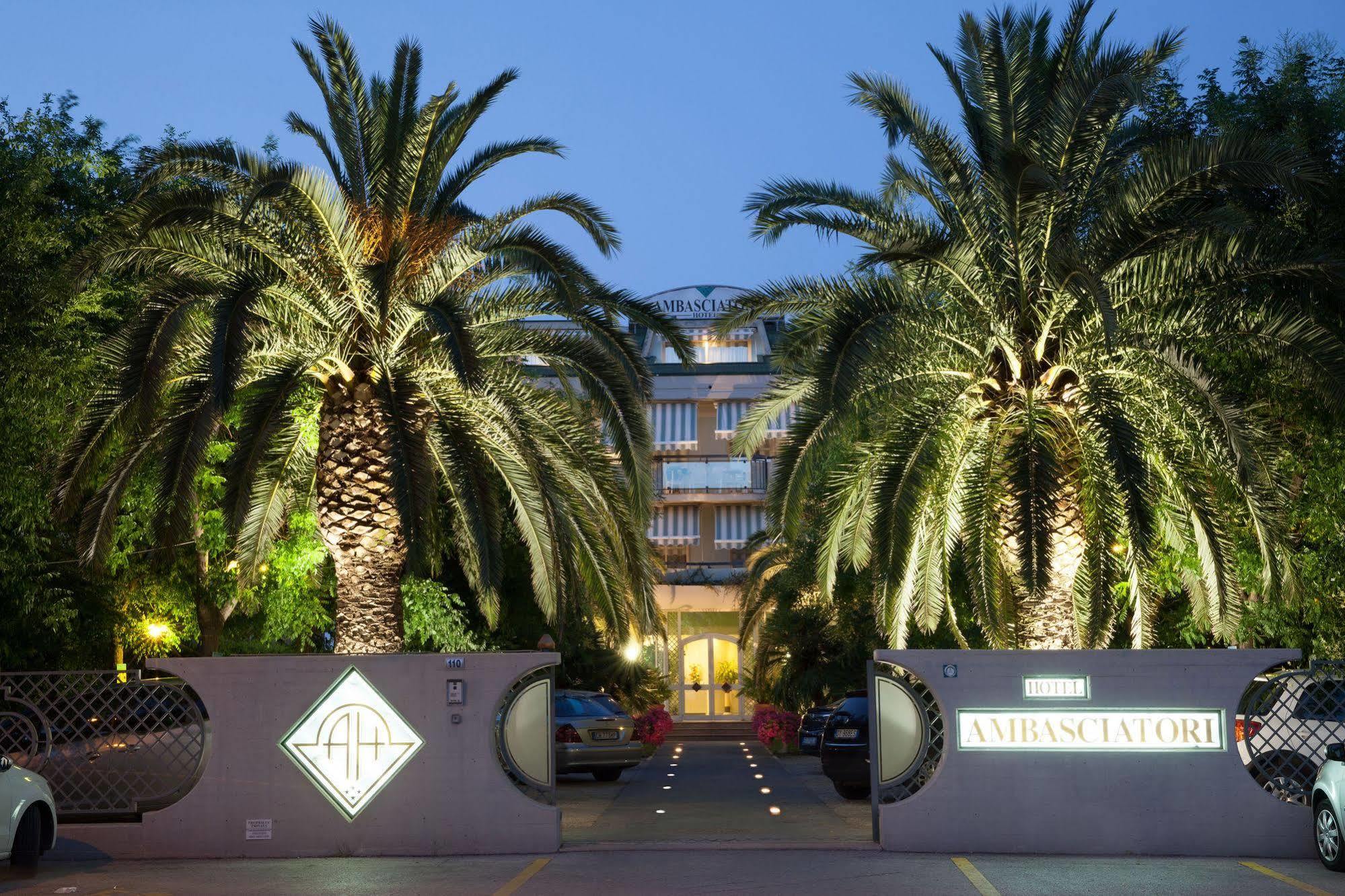 Hotel Ambasciatori Pineto Exteriér fotografie